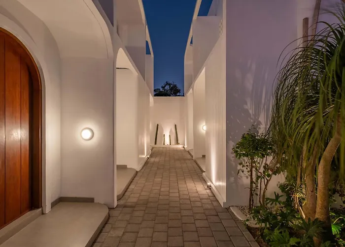 Villa New - Stylish 1br With Cinema In Pandawa *